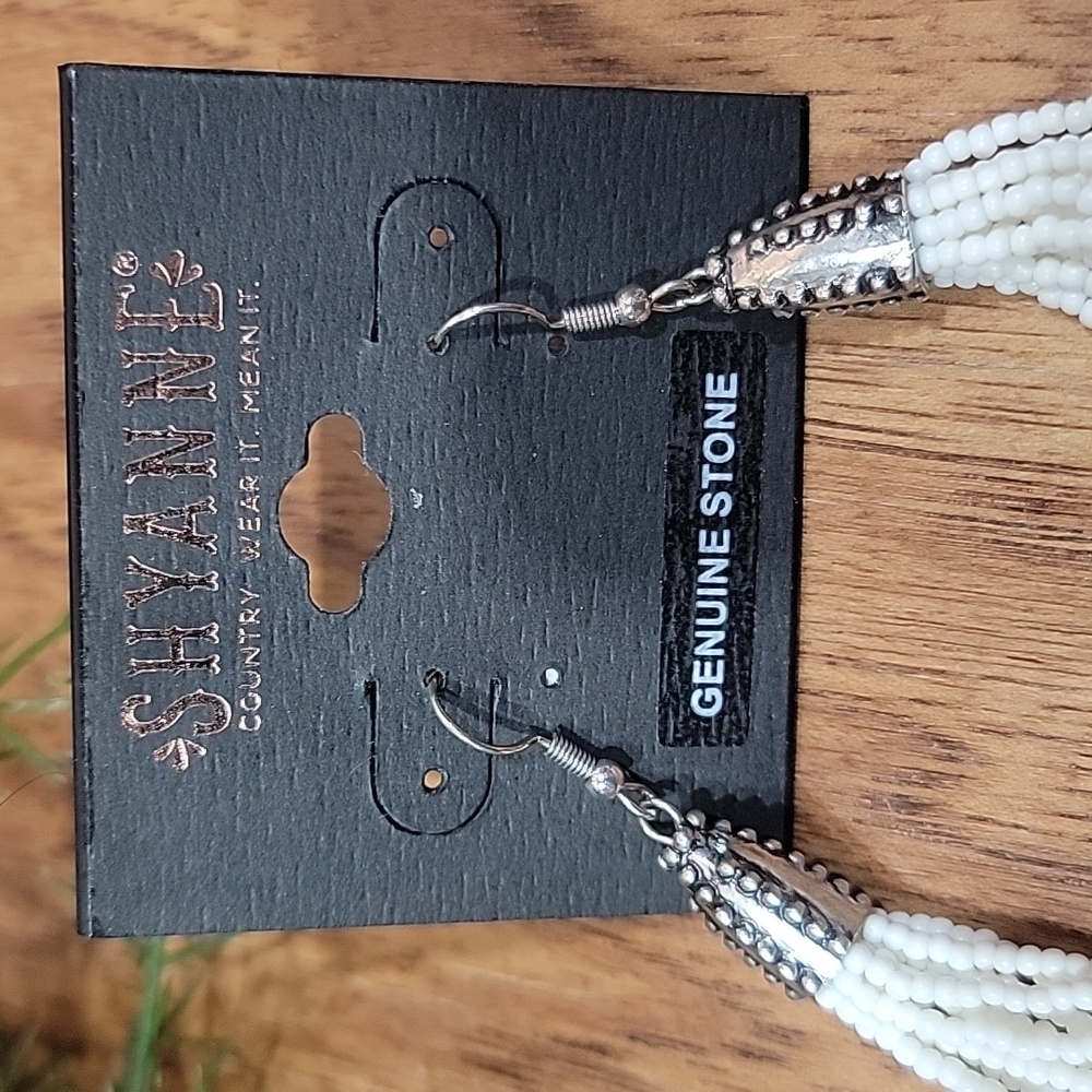 NWT Shyanne Native Style Beaded Earrings - Picture 3 of 8